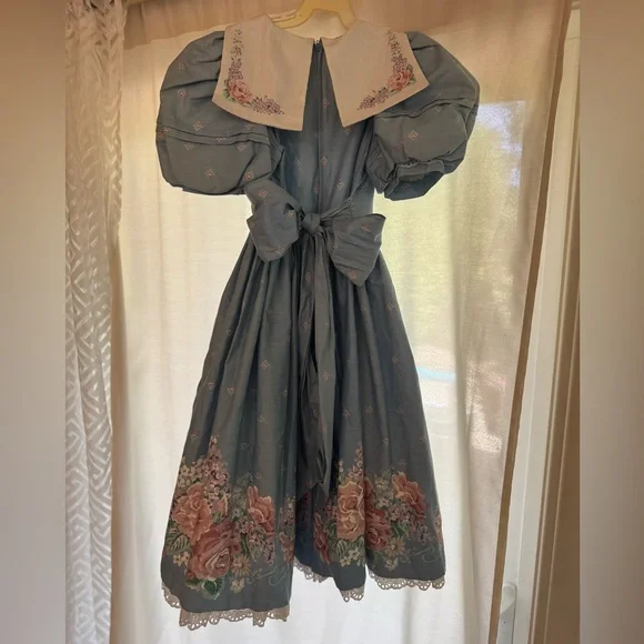 VINTAGE DAISY KINGDOM Girls Dress Size 8 Roses Lilacs Tea Length Factory Made